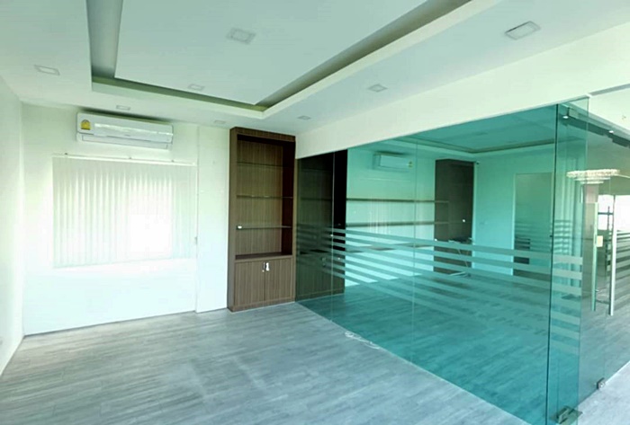 ให้เช่า ออฟฟิศ อาคารสำนักงาน ย่านใจกลางเมืองลาดพร้าว87 พื้นที่ 101ตร.ว.  จดบริษัทได้